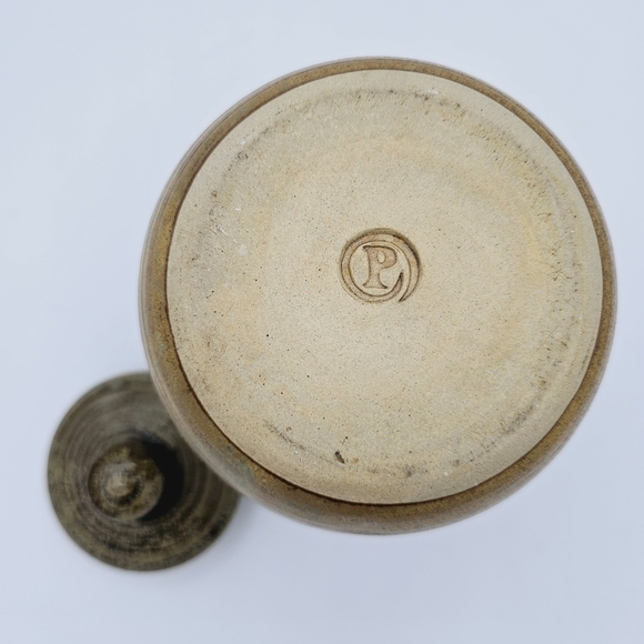 Neutral Colored Pottery with Lid - Picture 3 of 14